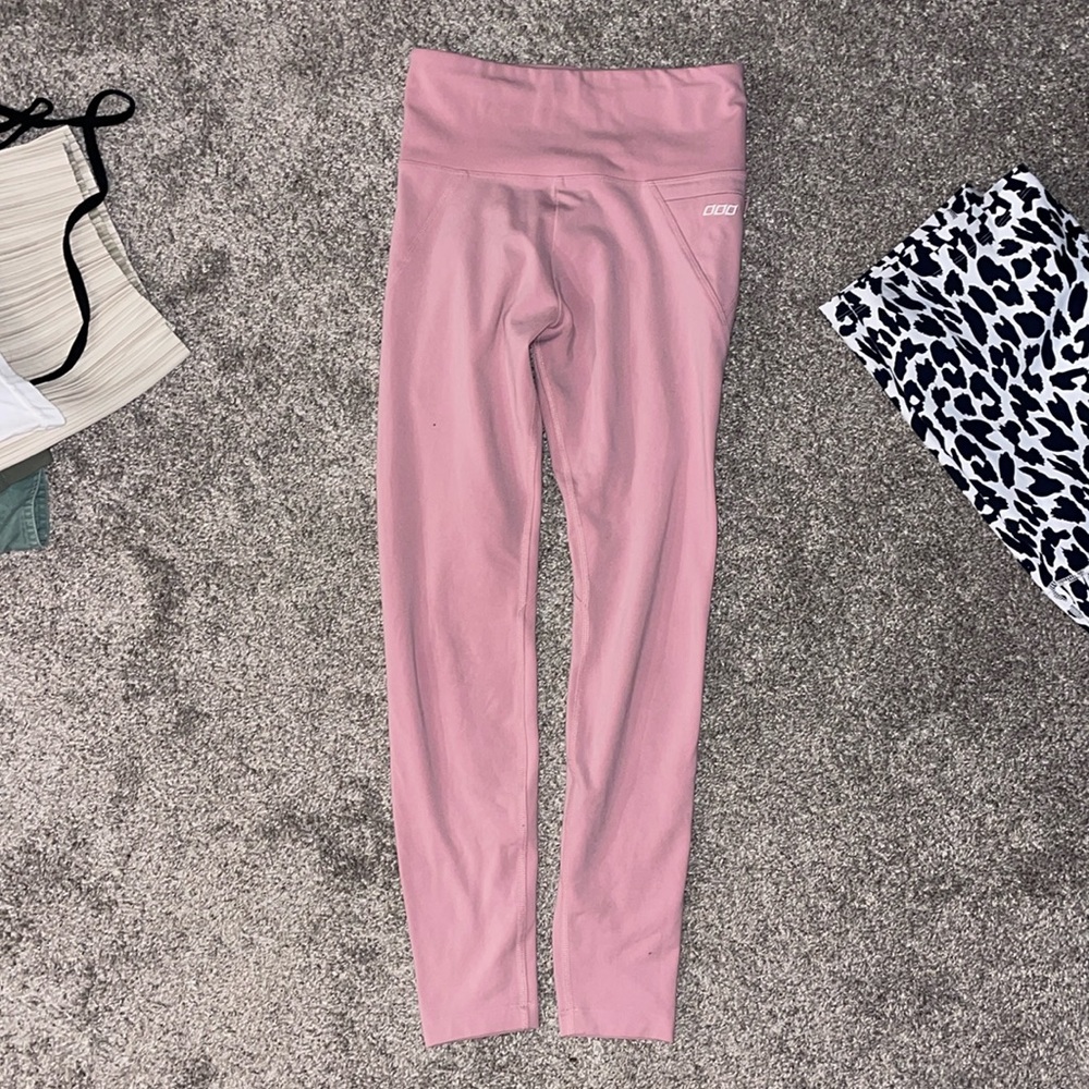 Light pink Lorna Jane leggings